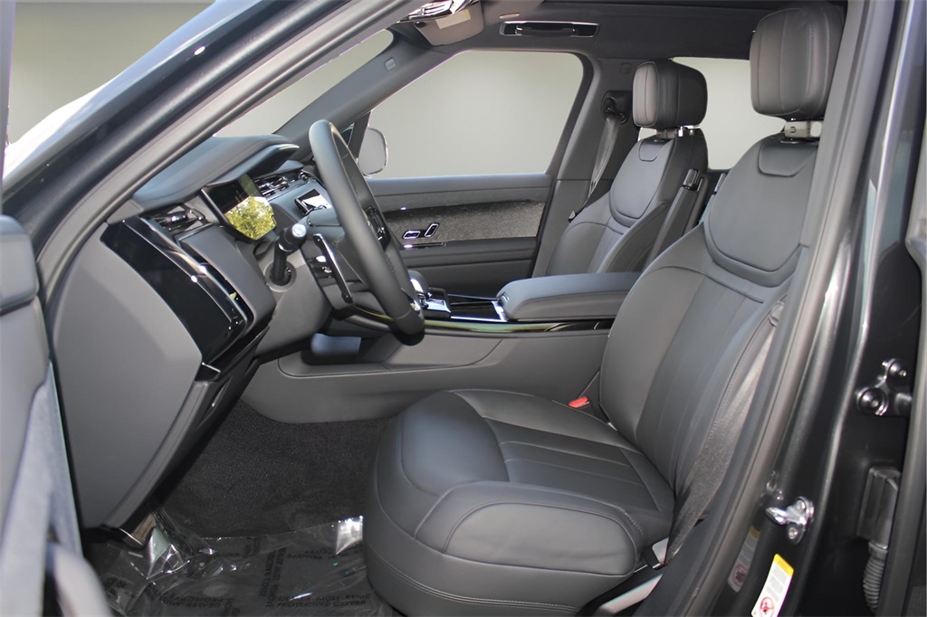 2025 Land Rover Range Rover Sport SE photo 10
