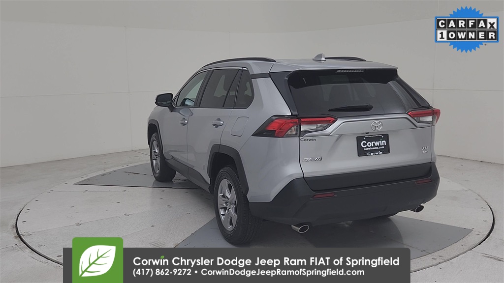 2024 Toyota RAV4 XLE photo 11