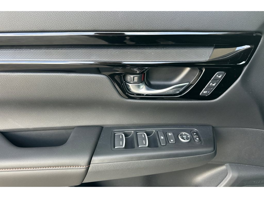 2026 Honda CR-V Hybrid Sport Touring photo 12