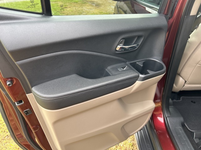 2017 Honda Ridgeline RTL-T photo 17