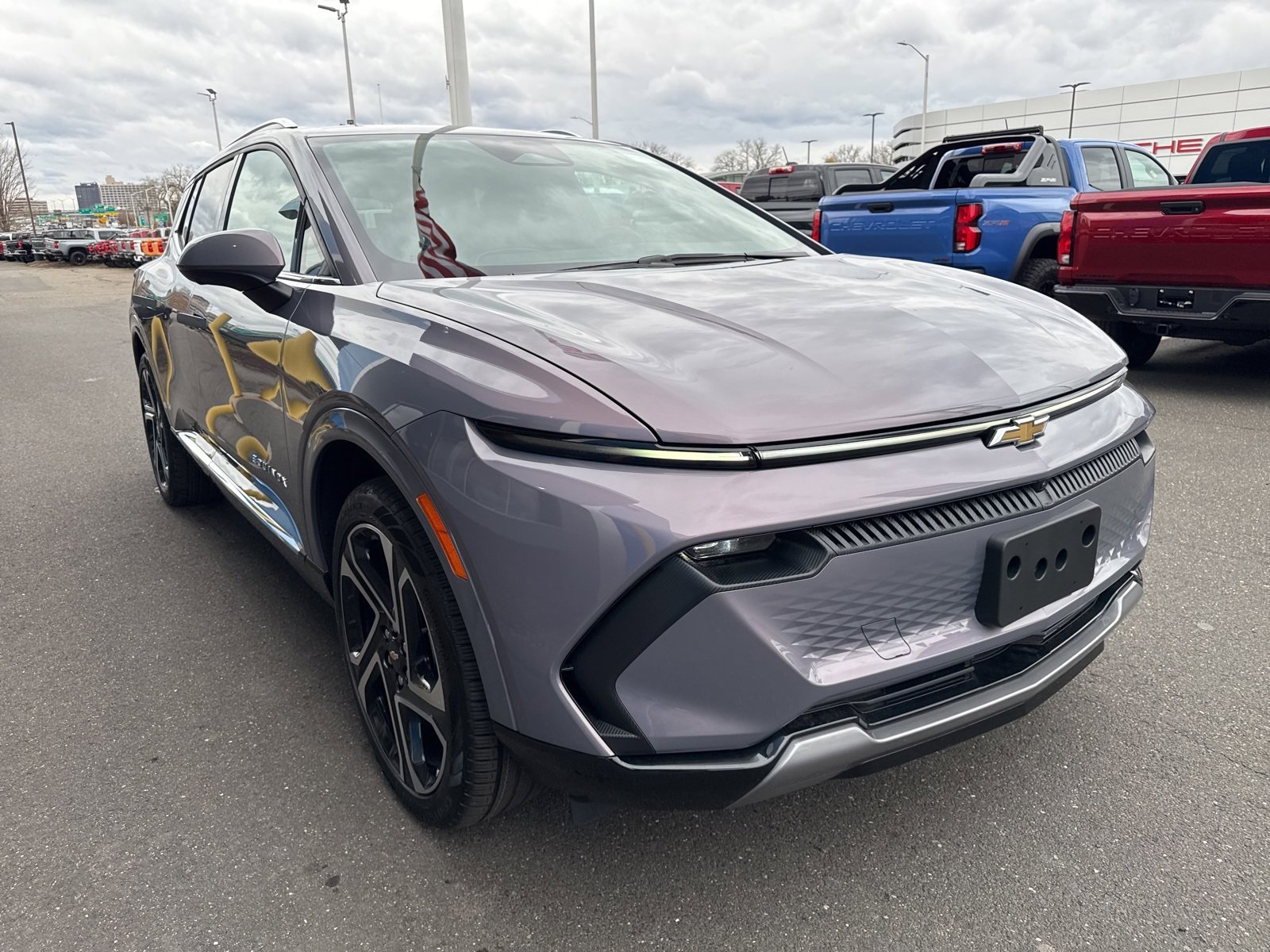 2026 Chevrolet Equinox EV 1LT photo 4