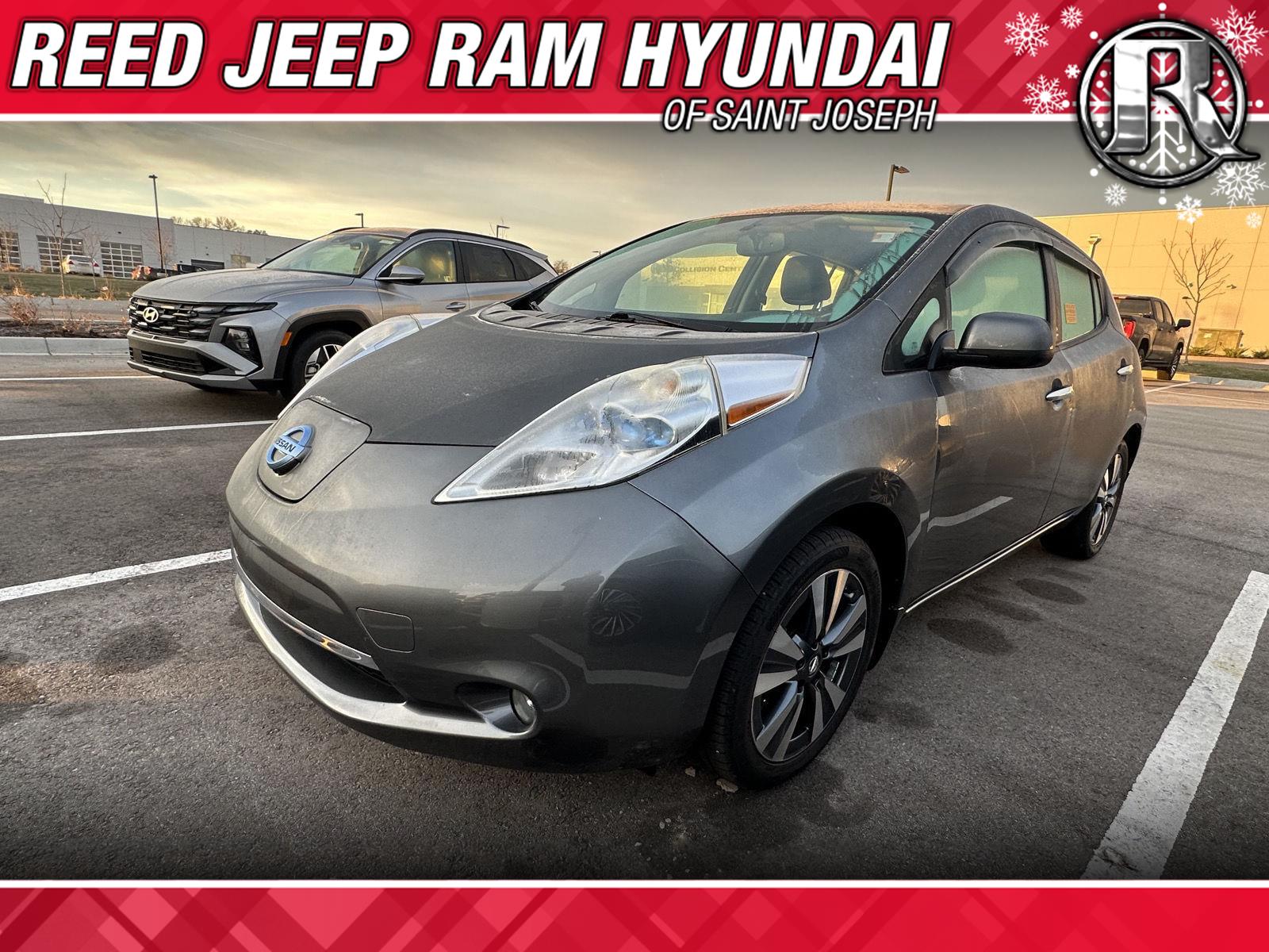 2017 Nissan LEAF SL's photo