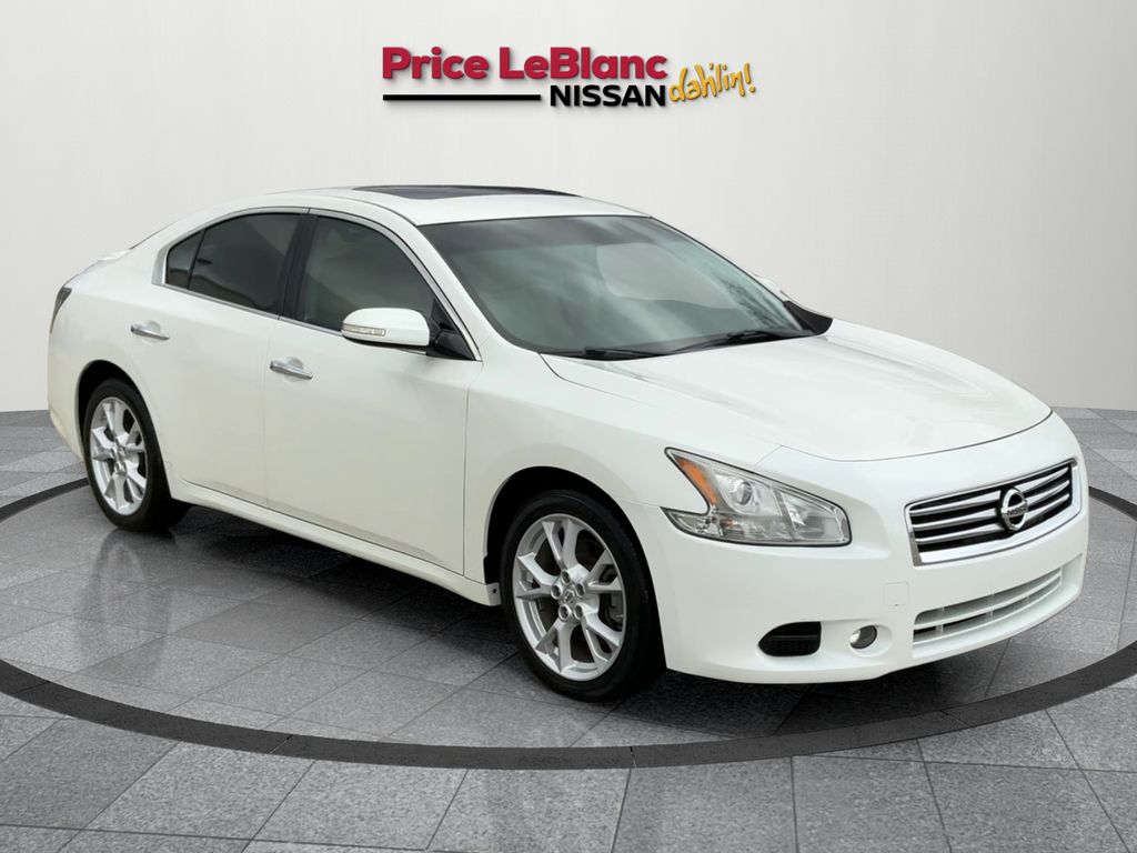 2013 Nissan Maxima SV's photo