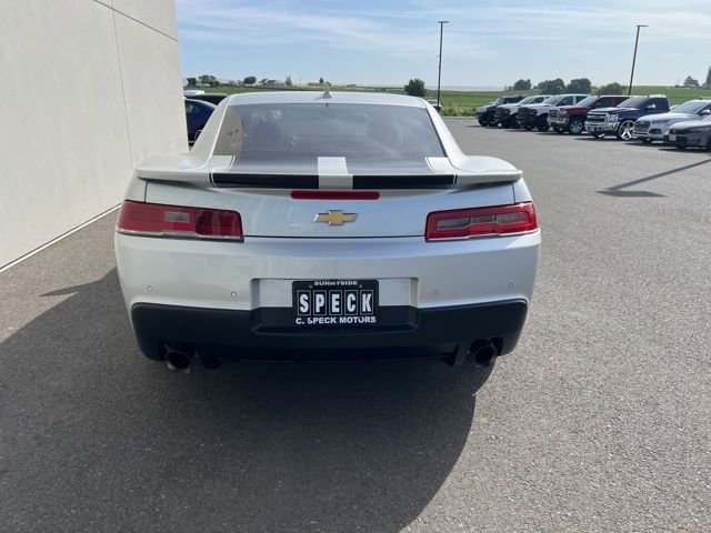 2015 Chevrolet Camaro 2LT photo 18