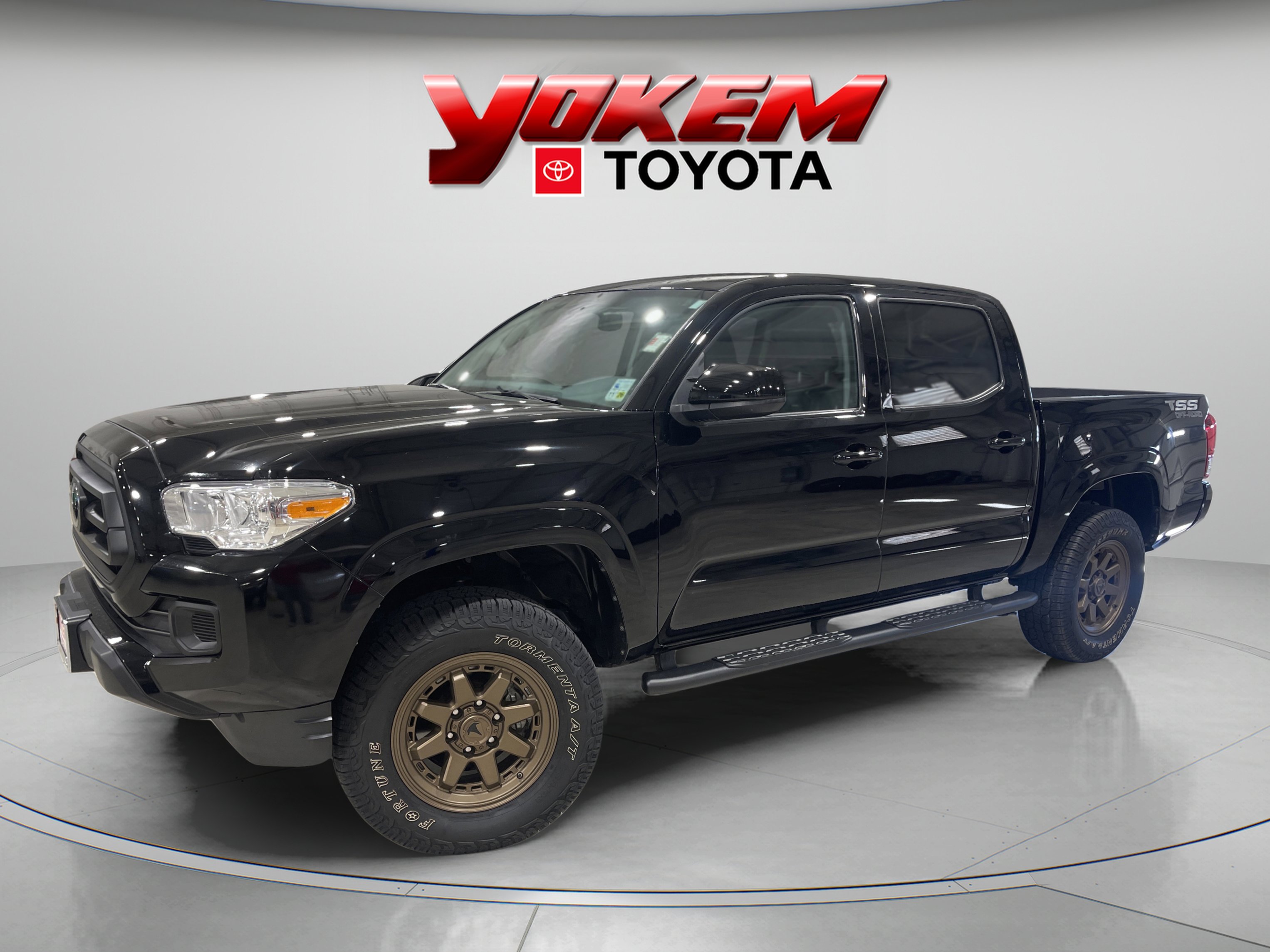 2023 Toyota Tacoma SR's photo