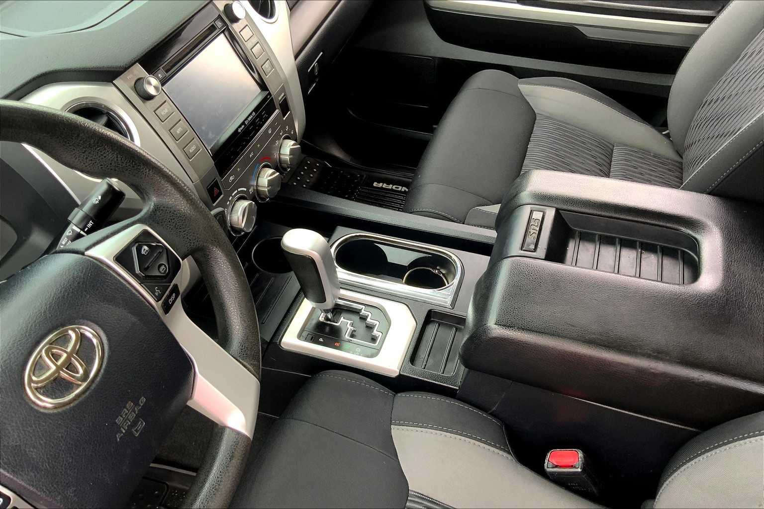 2017 Toyota Tundra SR5 photo 15
