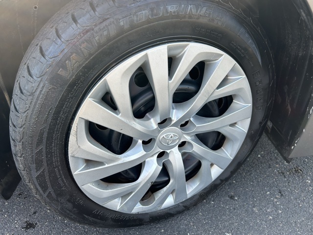 2018 Toyota Corolla L photo 9
