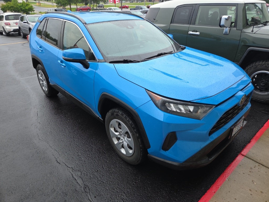 Used 2019 Toyota RAV4 LE with VIN JTMG1RFV3KJ005354 for sale in Fergus Falls, Minnesota
