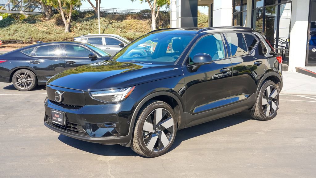 2023 Volvo XC40 Recharge Ultimate photo 3