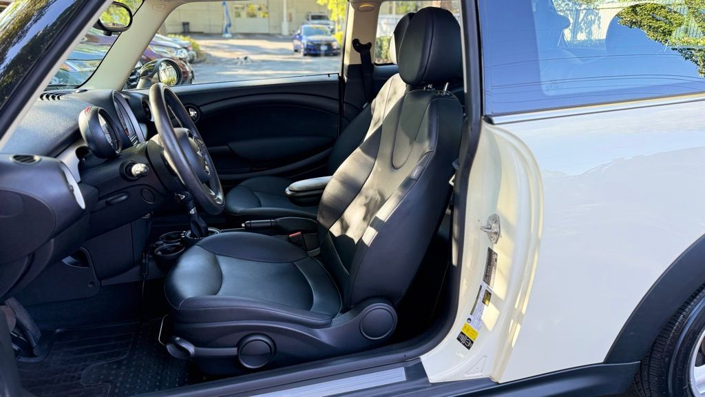 2013 Mini Cooper Base photo 14