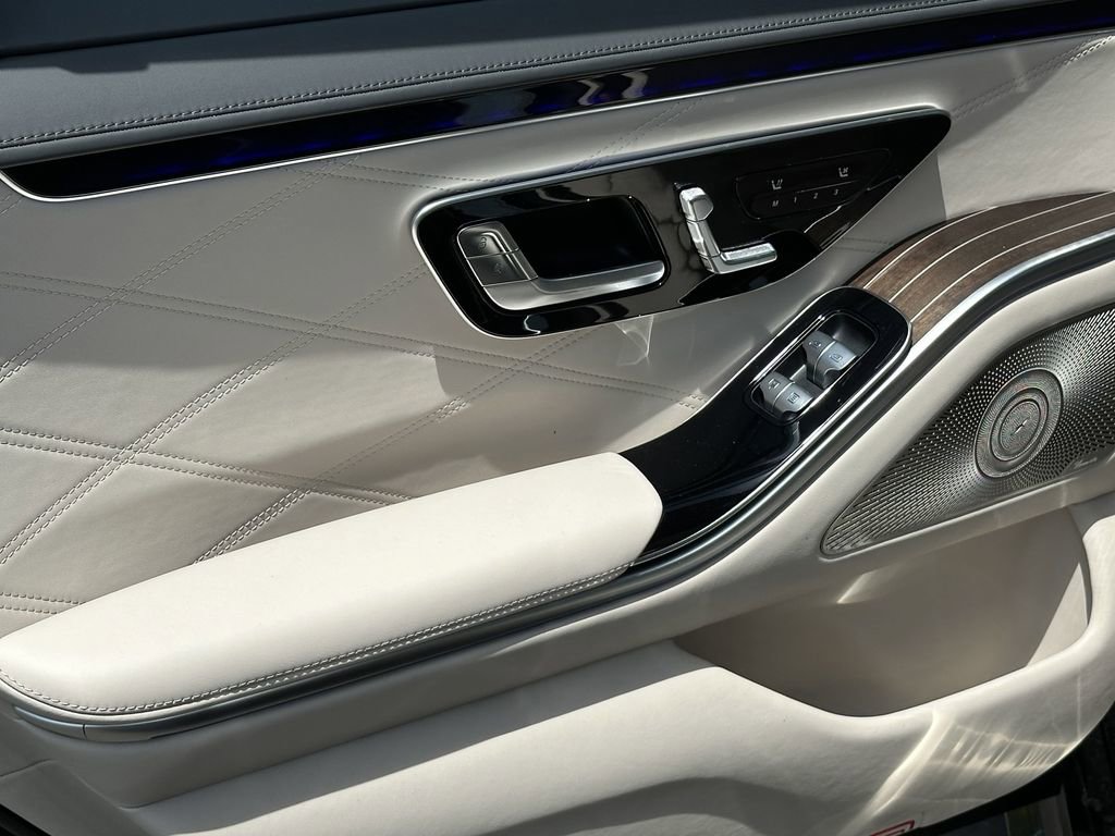 2025 Mercedes Benz S AMG 63 e 4MATIC photo 24