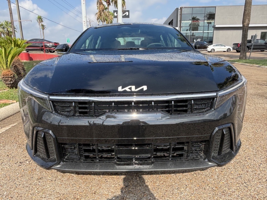 2025 Kia K4 GT-Line photo 2