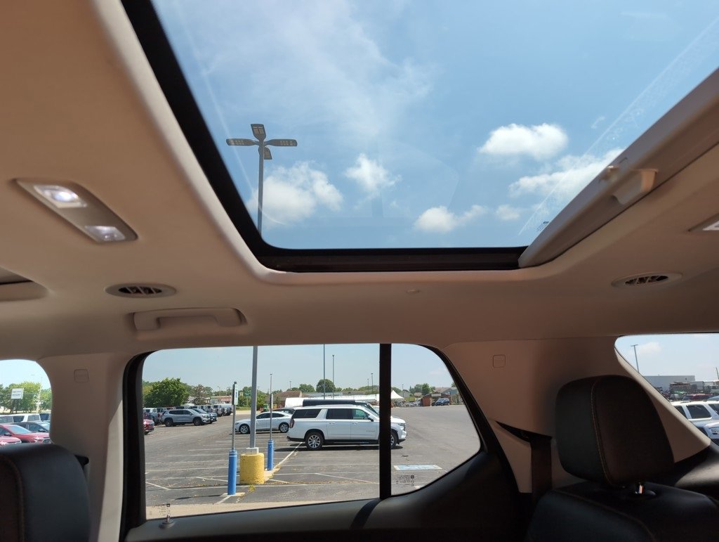 2021 Chevrolet Traverse RS photo 12