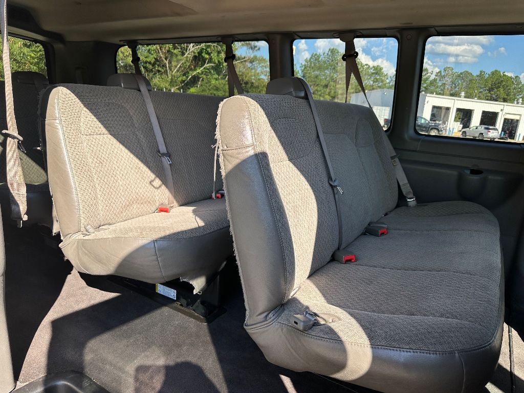 2019 Chevrolet Express Passenger 3500 LT photo 22