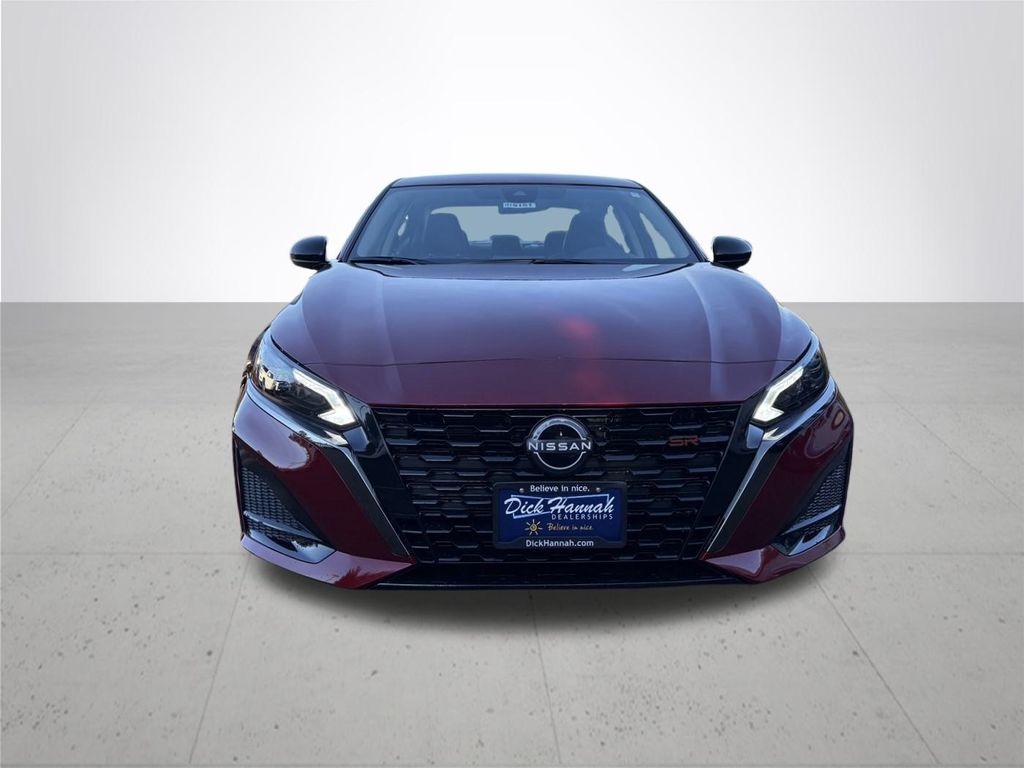 2025 Nissan Altima 2.5 SR photo 3