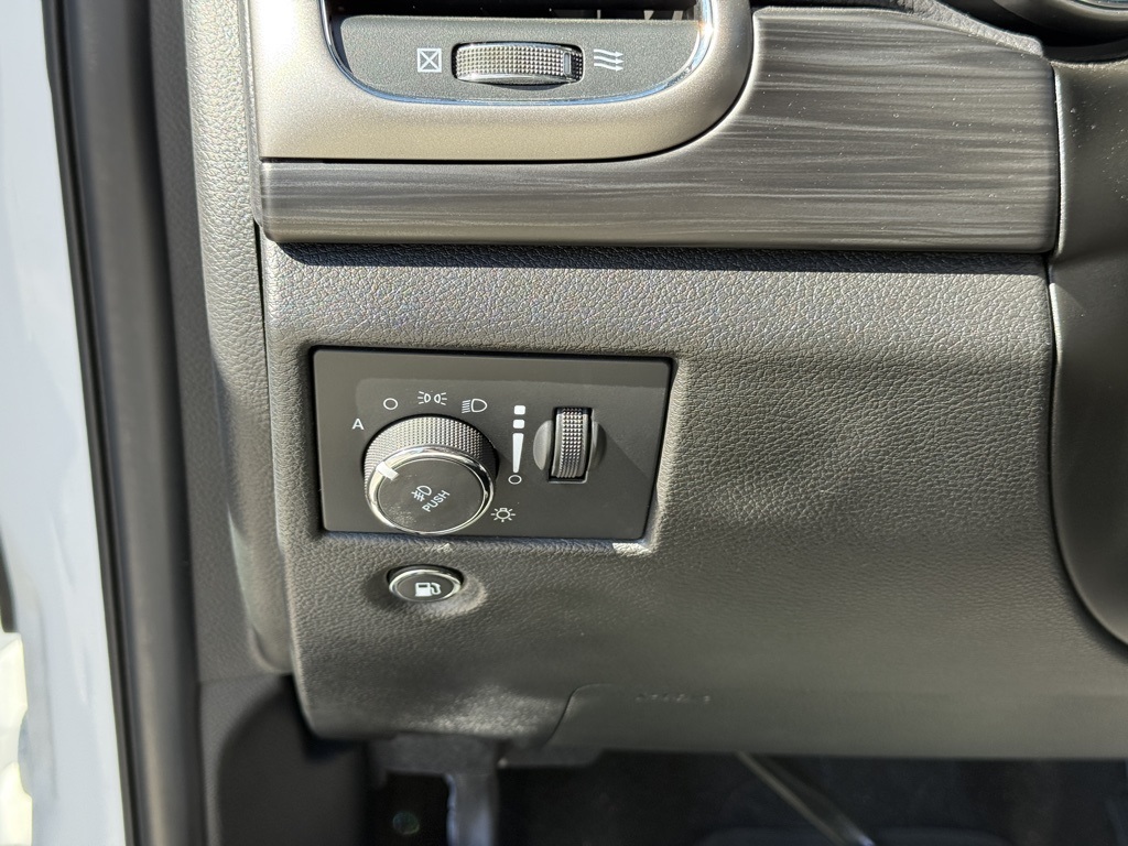 2021 Jeep Grand Cherokee Laredo X photo 18