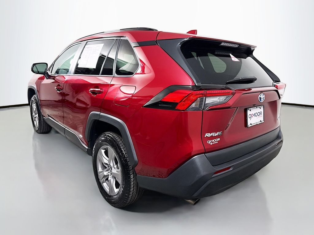 2024 Toyota RAV4 Hybrid LE photo 2