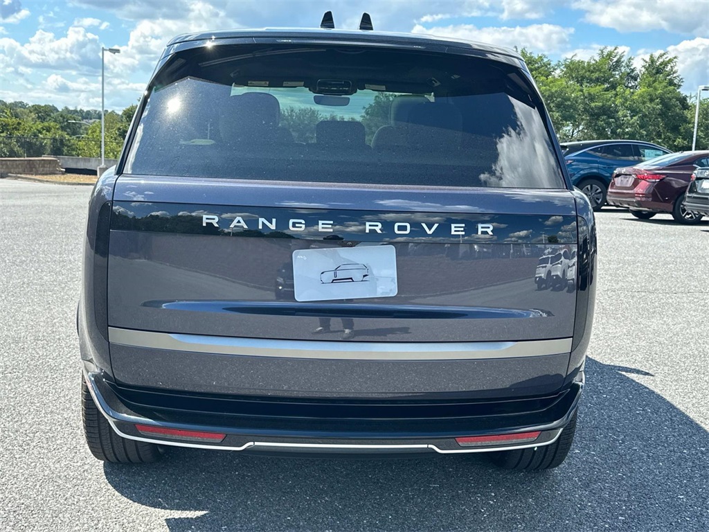 2025 Land Rover Range Rover SE photo 12
