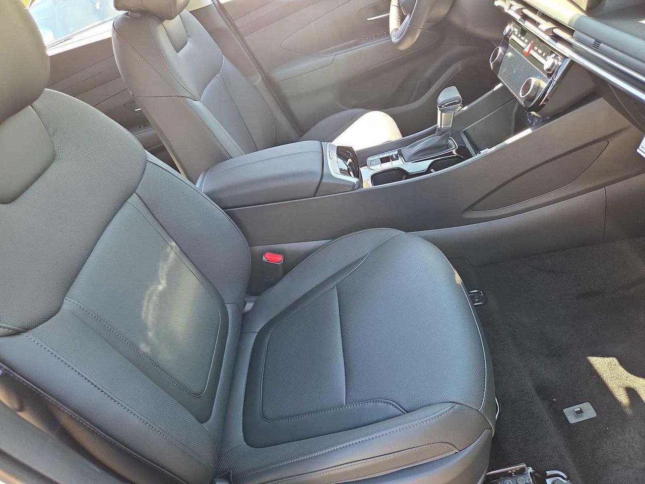 2025 Hyundai Tucson SEL Convenience photo 18
