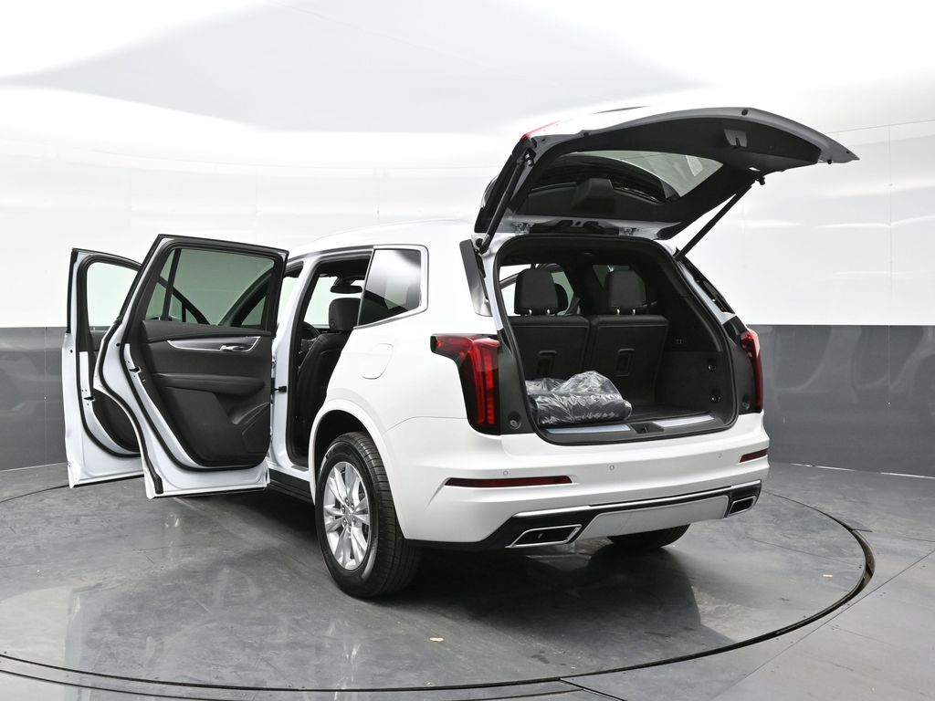 2025 Cadillac XT6 Luxury photo 36