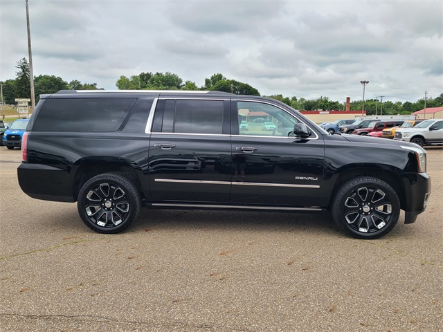 2020 Gmc Yukon XL Denali photo 2