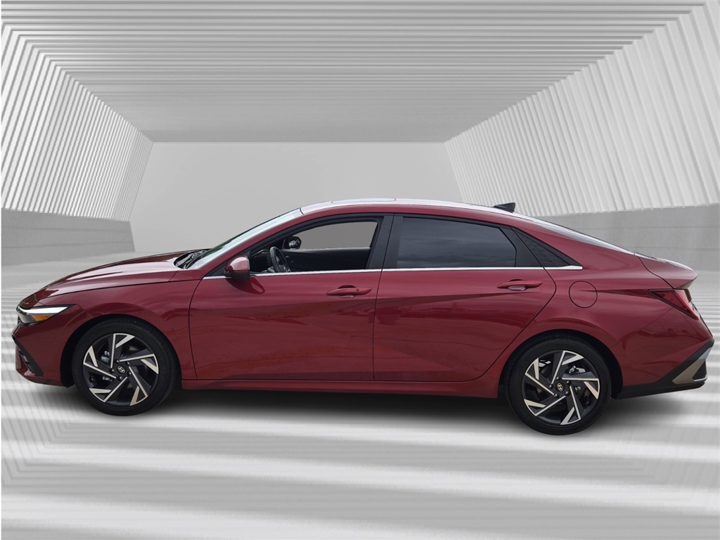 2024 Hyundai Elantra SEL Convenience photo 3