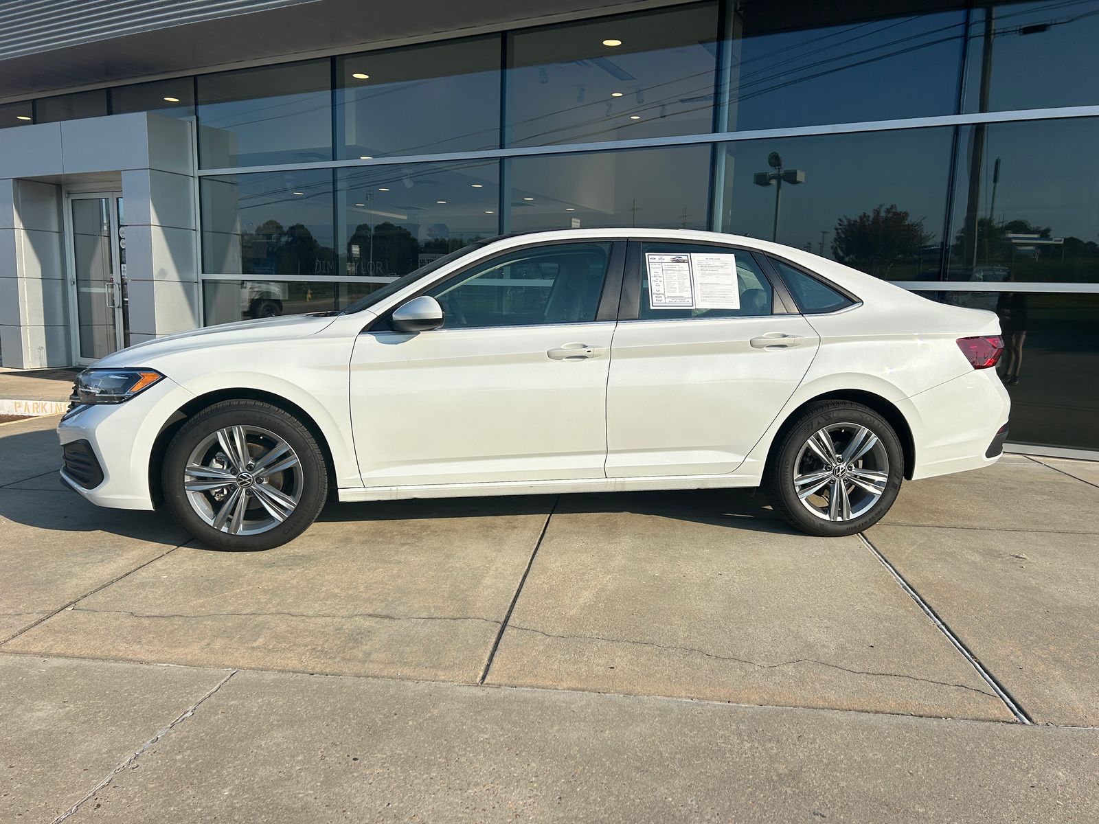 2024 Volkswagen Jetta 1.5T SE photo 2
