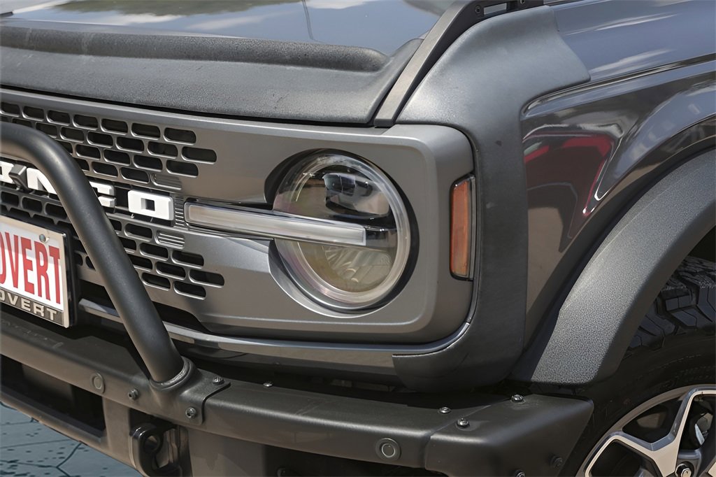 2023 Ford Bronco Badlands photo 2
