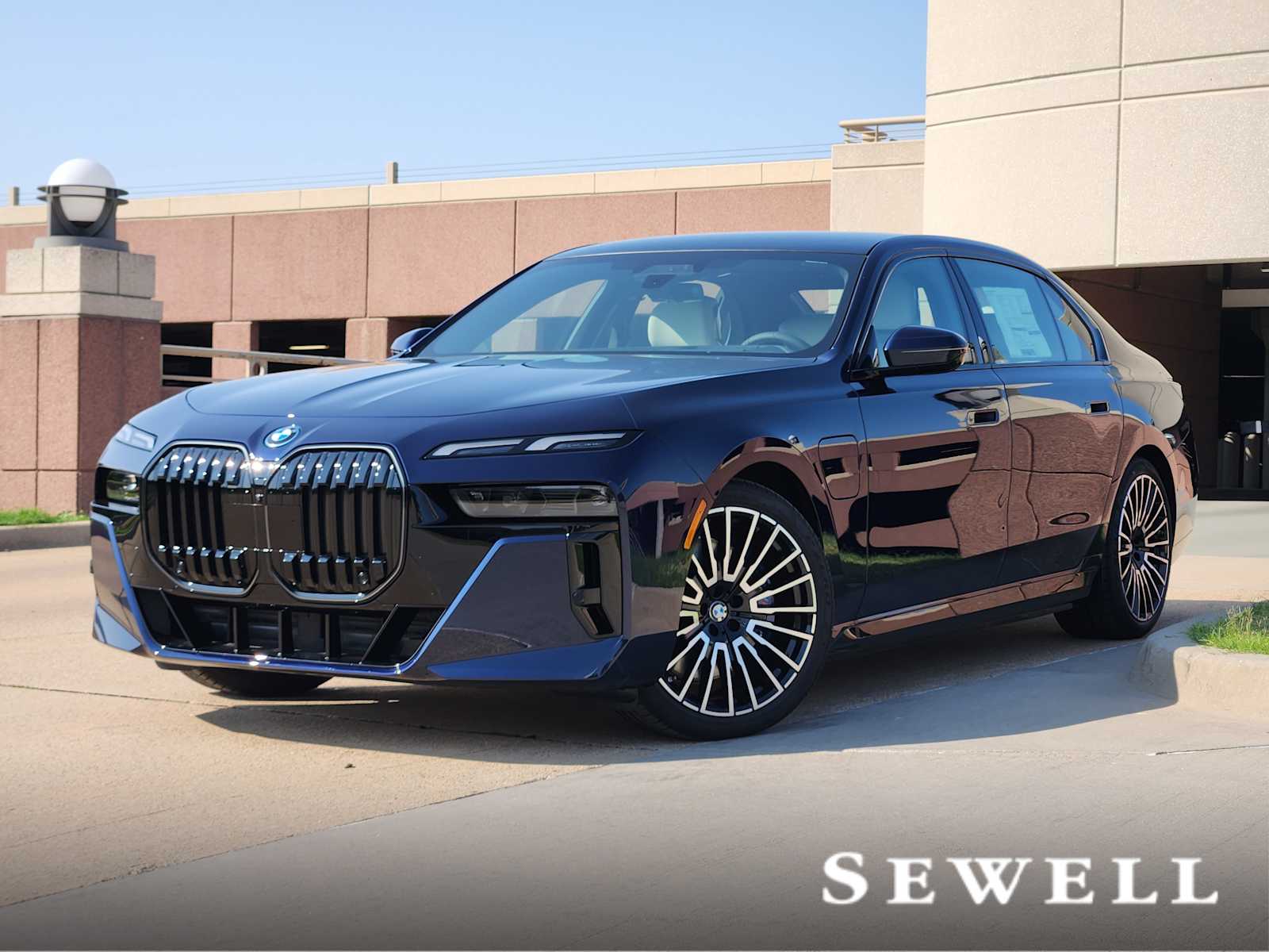 2026 BMW 7 Series 750e's photo