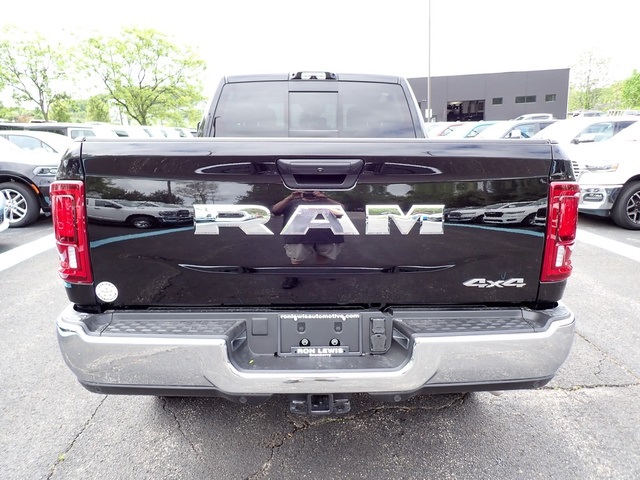 2025 Ram 2500 Tradesman photo 4