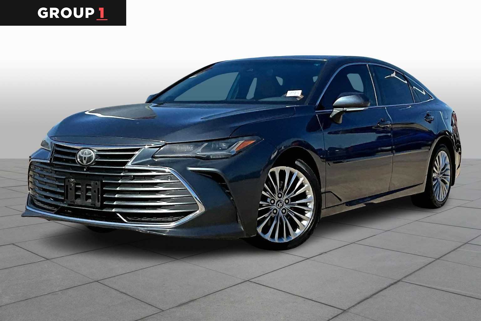 2020 Toyota Avalon Limited's photo