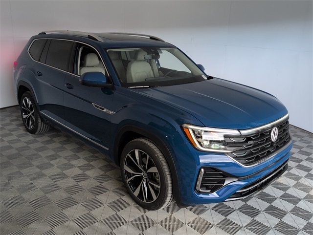 2026 Volkswagen Atlas SEL Premium R-Line photo 2