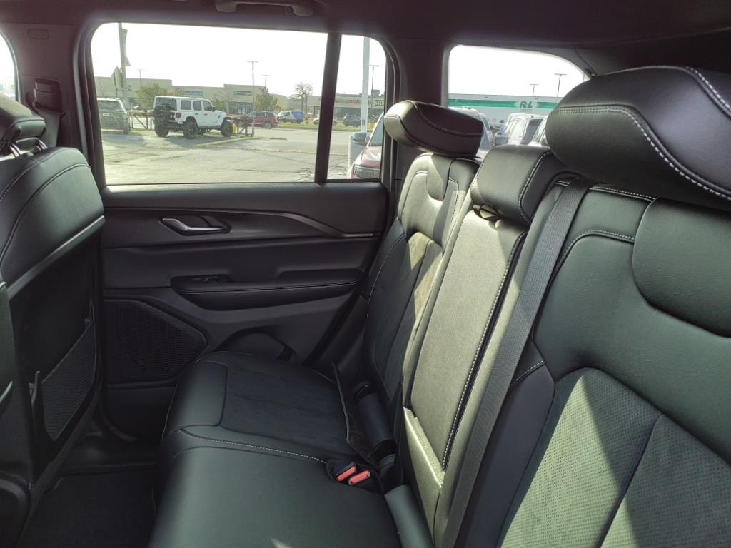 2025 Jeep Grand Cherokee Altitude X photo 12
