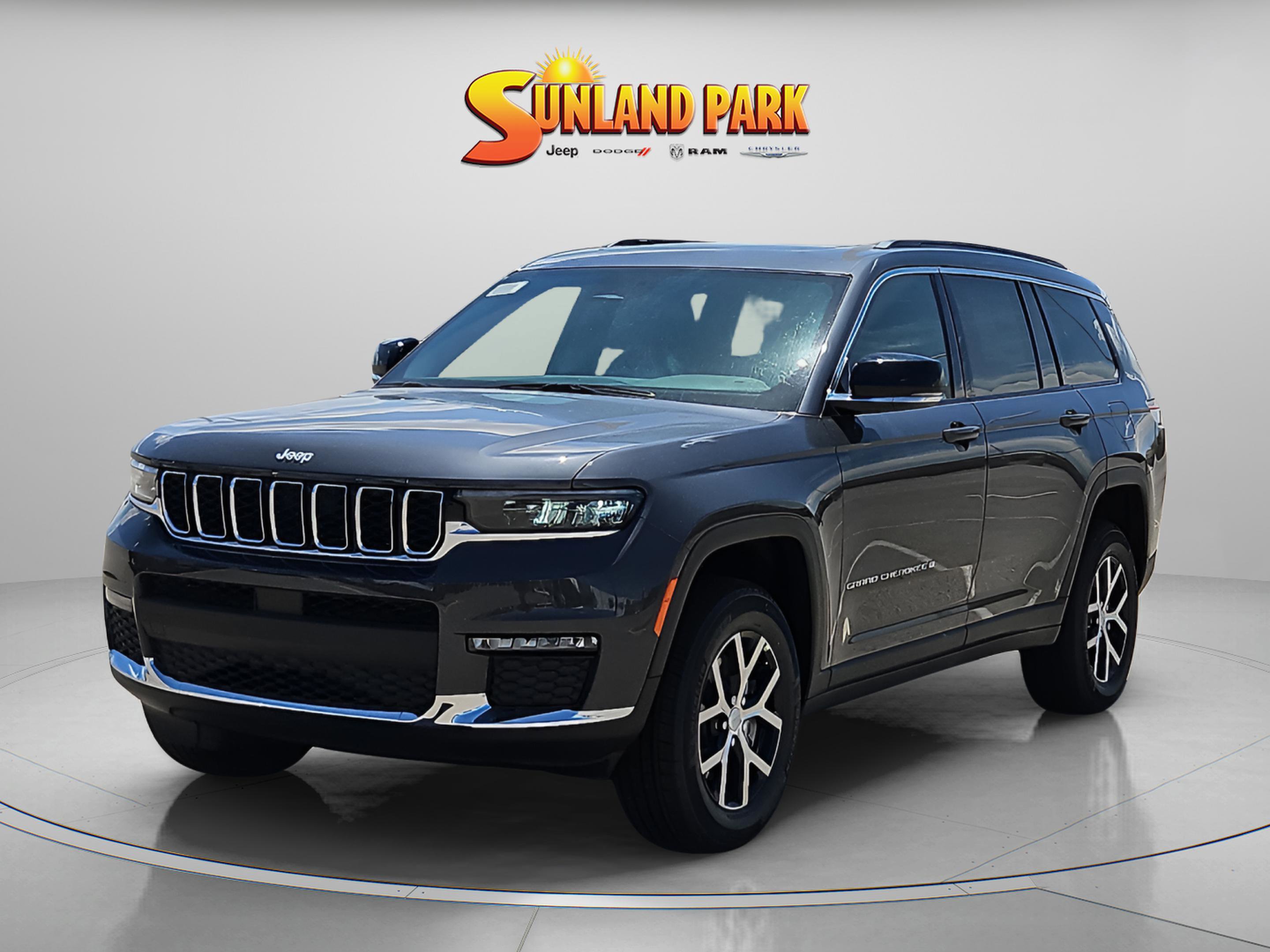 2025 Jeep Grand Cherokee Limited photo 3