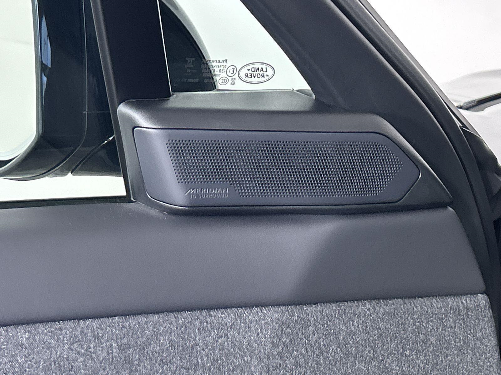 2025 Land Rover Range Rover Sport SE photo 18