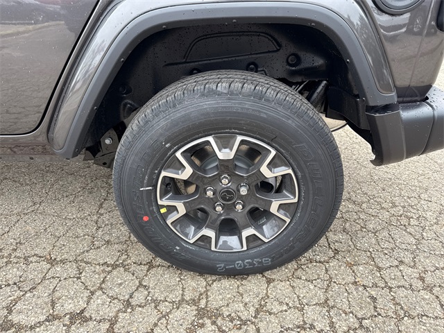 2025 Jeep Wrangler Sahara photo 6