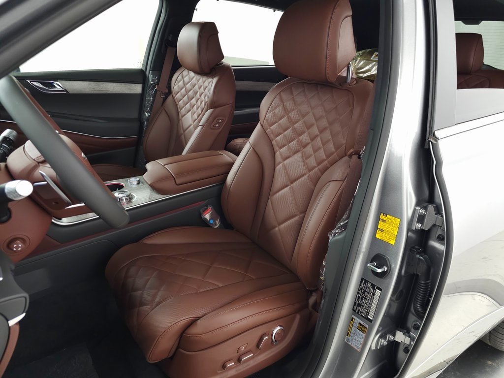 2025 Genesis GV80 3.5T Prestige AWD photo 9