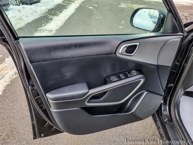 2023 KIA SOUL - Image 23