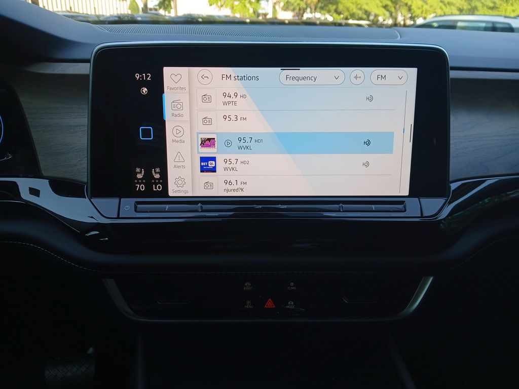 2024 Volkswagen Atlas SE Technology photo 15