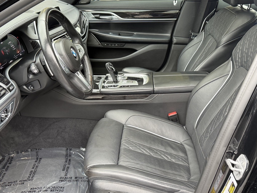 Used 2022 Black BMW 740i image 15