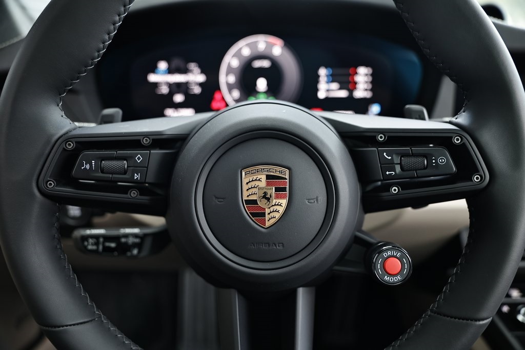 2025 Porsche 911 GTS photo 23