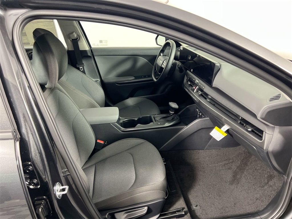 2025 Kia K4 LX photo 29