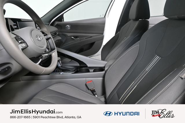 2022 Hyundai Elantra SEL Convenience photo 5