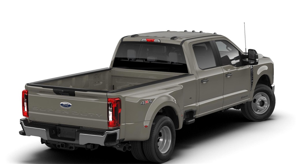 2026 Ford F-350 XLT photo 3