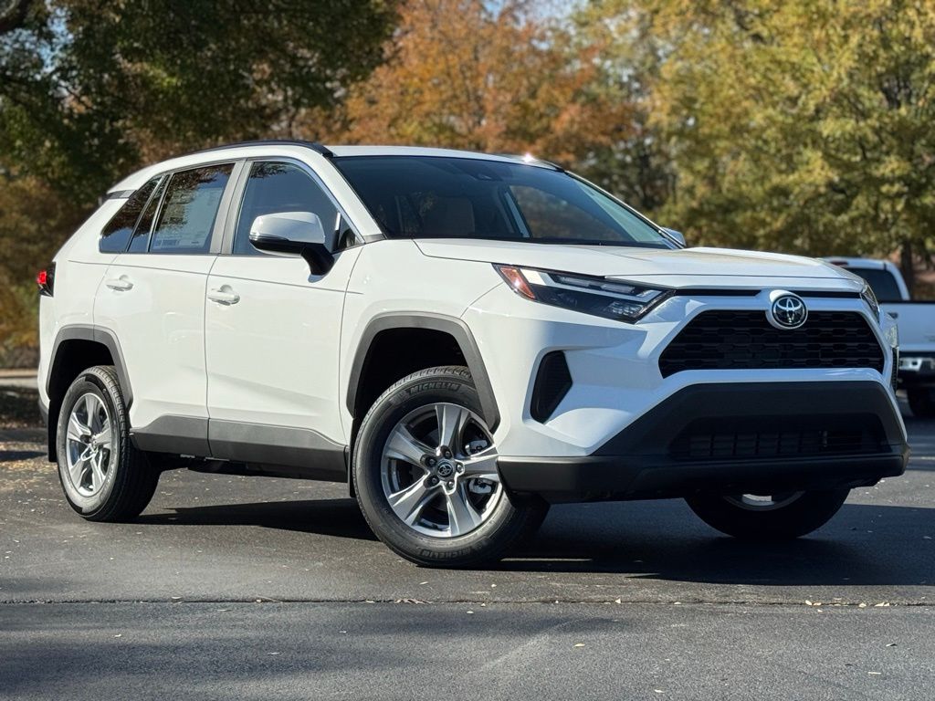 2025 Toyota RAV4 XLE photo 2