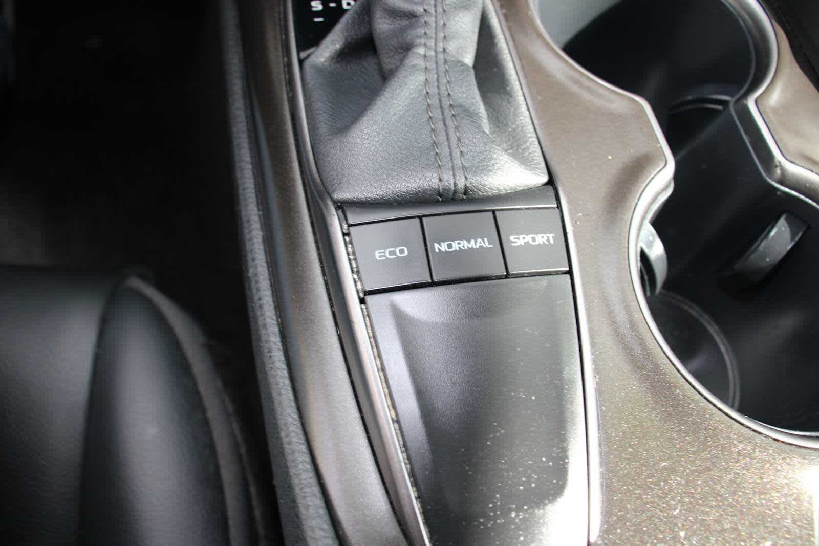 2024 Toyota Camry SE photo 31