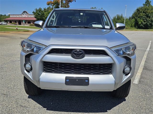 2016 Toyota 4Runner SR5 photo 2