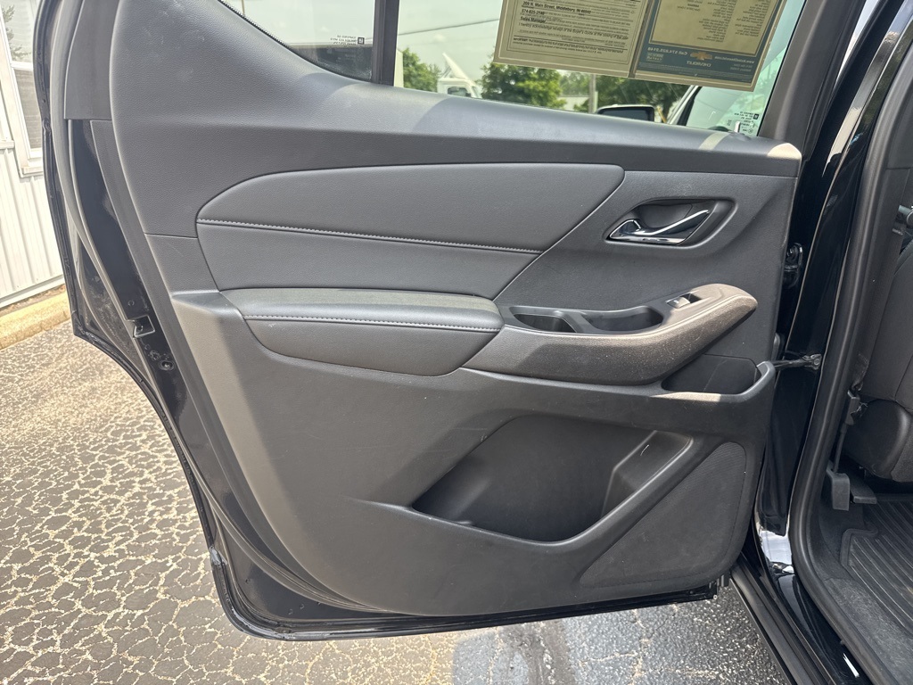 2022 Chevrolet Traverse Cloth photo 15