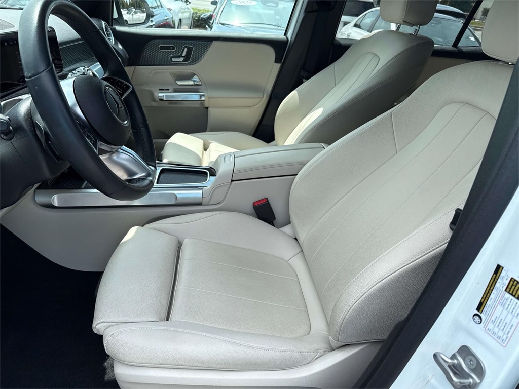 2025 Mercedes Benz GLB 250 photo 15