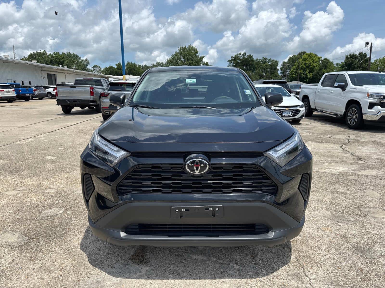 2024 Toyota RAV4 LE photo 4
